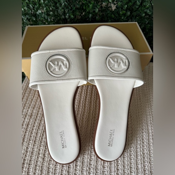 Michael Kors Deanna Cut Out Optic White Slide Sandals Size 11 New - Picture 1 of 6